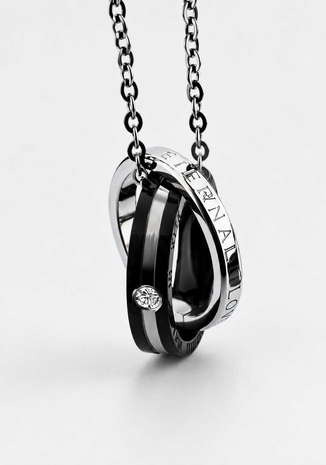 Double ring pendant necklace