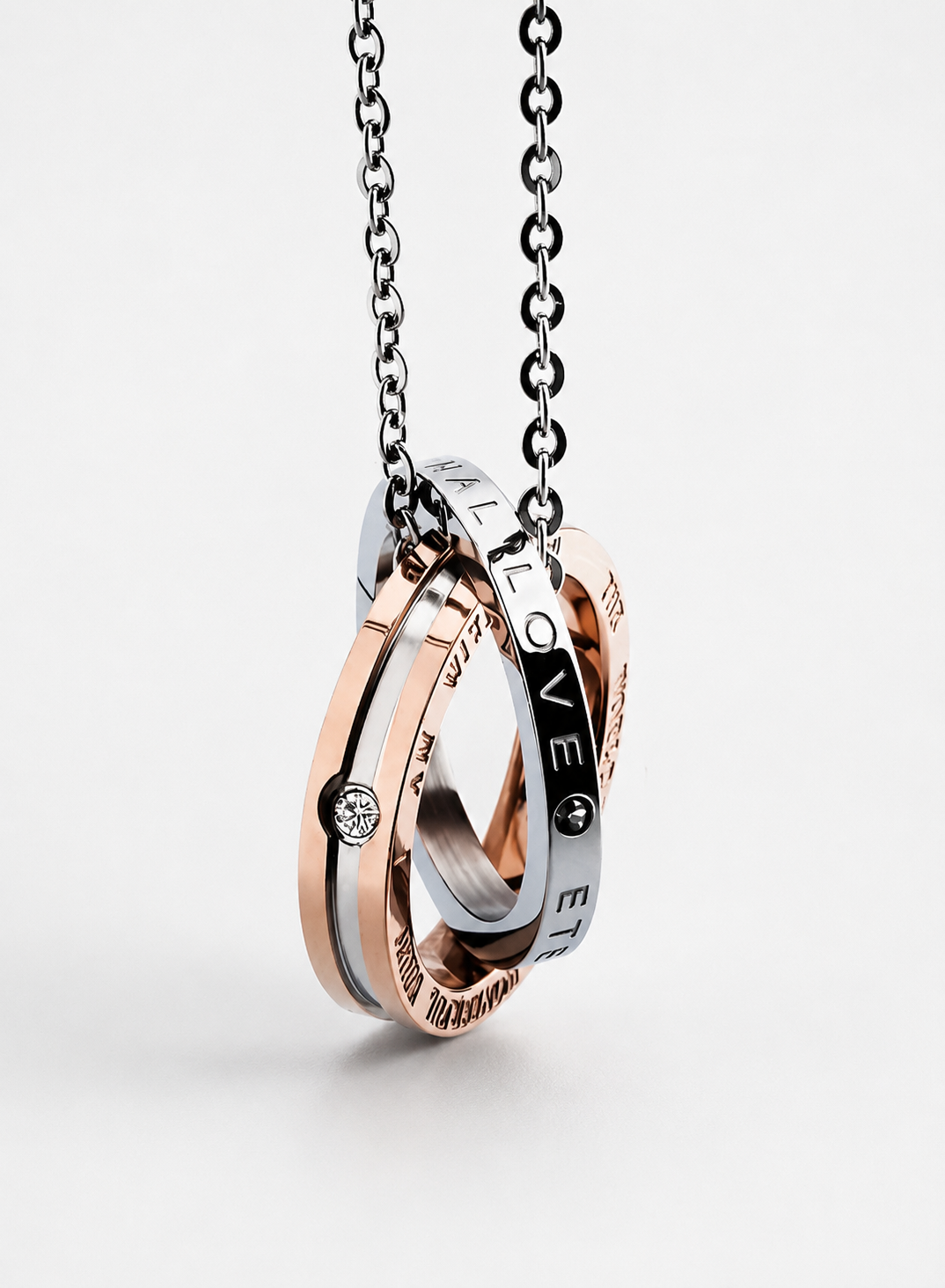 Double ring pendant necklace